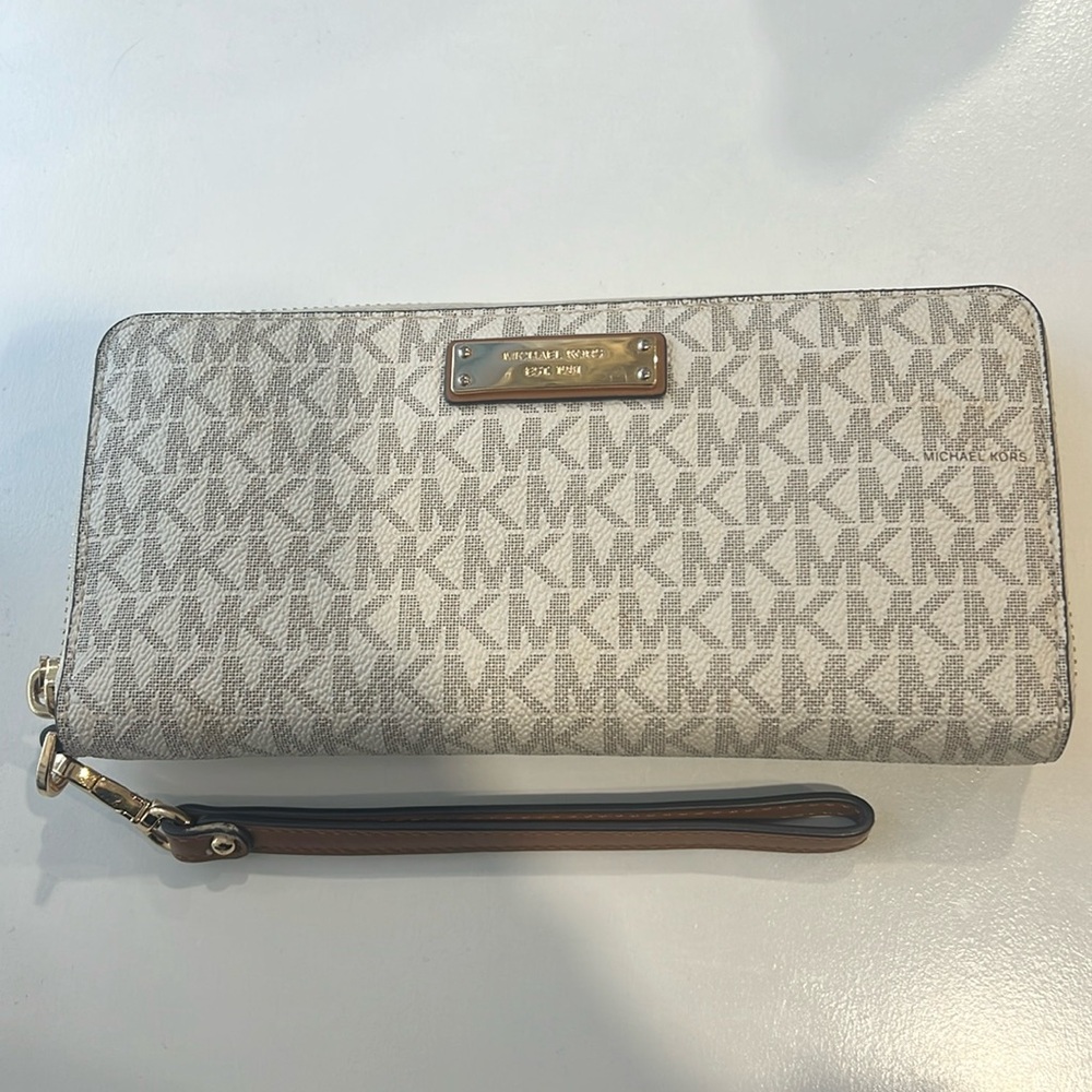 Large Michael Kors Wallet
